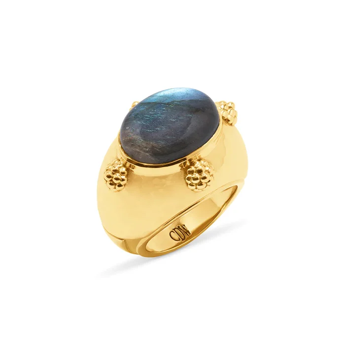 Capucine De Wulf Cleopatra Oval Ring In Hammered Gold/Blue Labradorite, Size 8