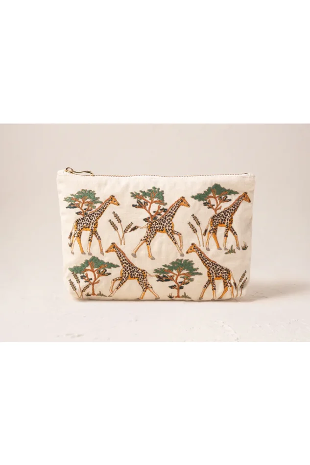 GIRAFFE HERD CREAM EVERYDAY POUCH