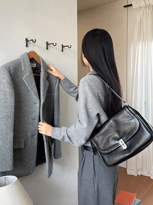 J ESTINA GINO MD Messenger Bag