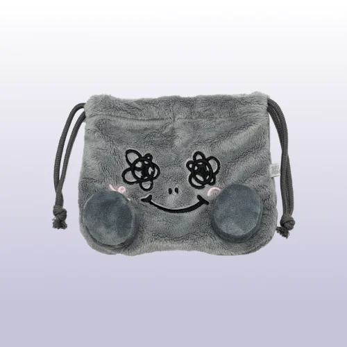 JISOO – SHUMON POUCH