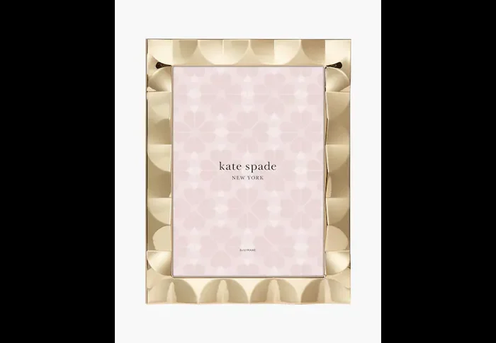 Kate Spade South Street 8*10 Gold Scallop Frame