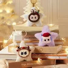 Labubu – THE MONSTERS Classic Series Sparkly Plush Keychain