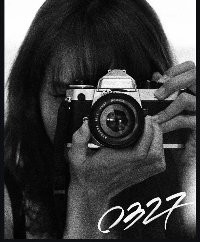 Official BLACKPINK Lisa Photobook [0327] -Limited Edition