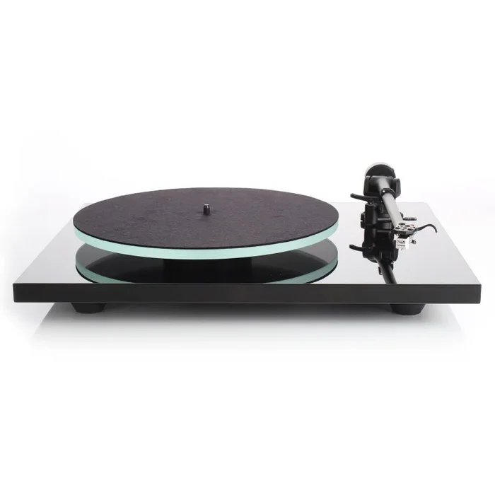 Rega: Planar 2 Turntable w/ ND3 Cartridge – Black