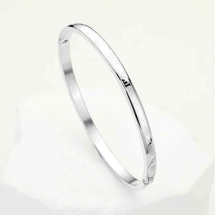 Roman Numerals Hinged Bangle Bracelet: Silver