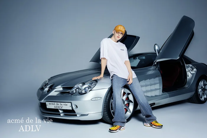 Seventeen Hoshi X Acme de la Vie Adlv – Blur Rabbit Short Sleeve T-Shirt