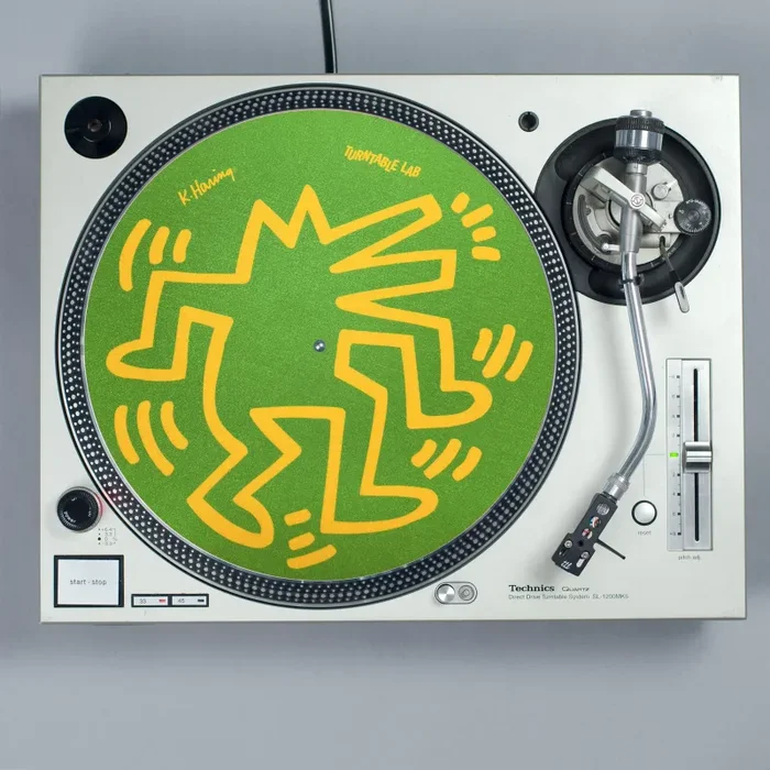 Turntable Lab: Keith Haring Dancin’ Reversible Record Mat – Green / Blue