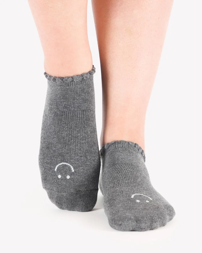 Women’s Happy Full Foot Grip Sock: Charcoal / S/M