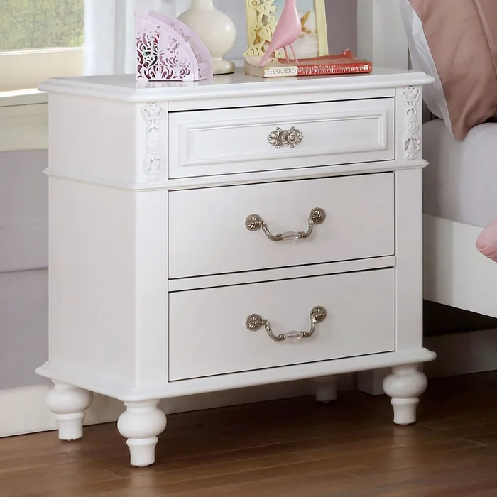 Wooden Dresser Nightstand with 3 Drawers in White Finish