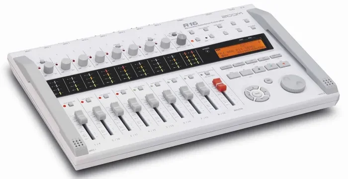 Zoom R-16, MultiTrack Recorder With Built-In Stereo Condenser Microphones